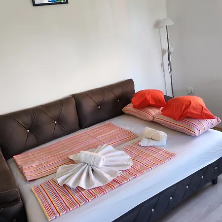 Sveti Luka- Obradovic Sokak 41 Simanovci