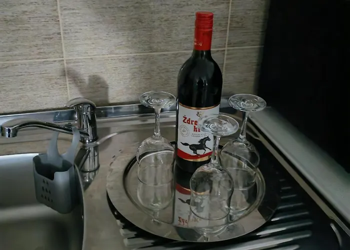 Nyaraló Sveti Luka- Obradovic Sokak 41