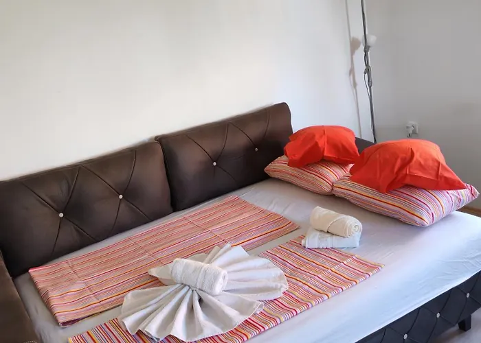 Sveti Luka- Obradovic Sokak 41 Simanovce